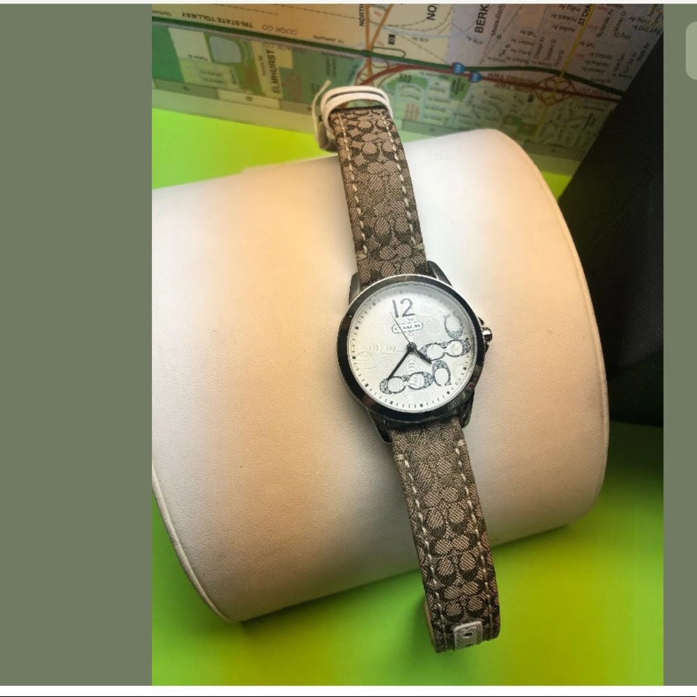 Women’s Classic Signature Coach Watch
